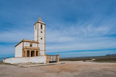Yalnız terkedilmiş kilise La Almadraba de Monteleva, İspanya