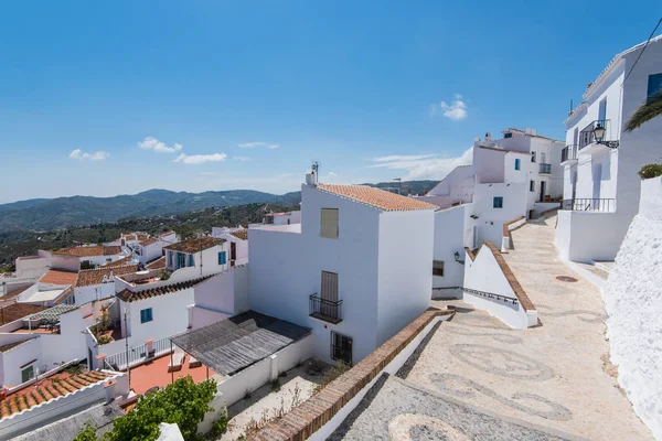 Fehér homlokzatok Frigiliana faluban, Andalúzia, Spanyolország — Stock Fotó