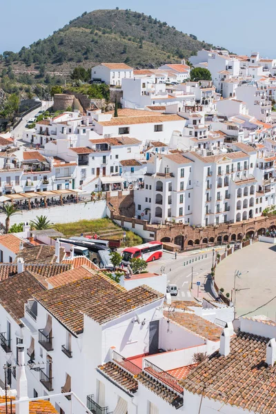 Panoramatický pohled Frigiliana známý bílý vesnici nedaleko Nerja, S — Stock fotografie