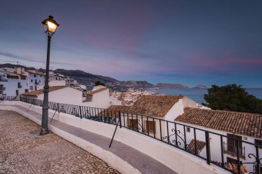Panoramik vista balkon Altea, İspanya