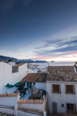 Altea beyaz evler Costa Blanca, İspanya içinde gün batımında