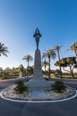 Ayrıca Ultra anıt La Rabida, İspanya