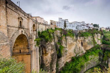 Ronda, İspanya uçurum asılı beyaz evler