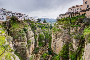Ronda, İspanya uçurum asılı beyaz evler