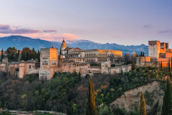 Arabische paleis Alhambra in Granada, Spanje — Stockfoto