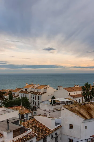 阿尔特亚白色的房子在科斯塔布兰卡，西班牙的夕阳 — 图库照片