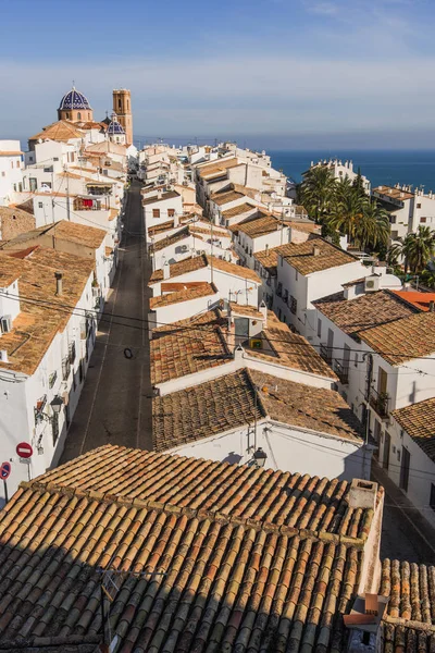 Városkép a fehér falu Costa Blanca, Altea, Spanyolország — Stock Fotó