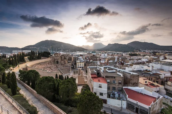 Амфитеатр Романа в Картахене, Испания на закате — стоковое фото