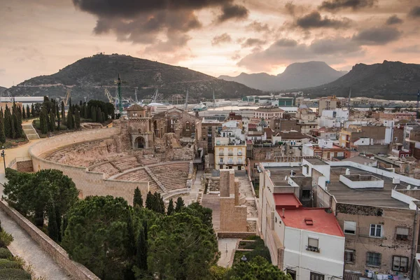 Římský amfiteátr v Cartagena, Španělsko při západu slunce — Stock fotografie