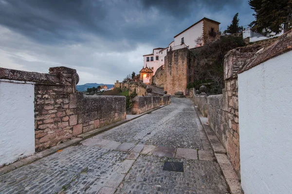 Ronda, 스페인에 있는 오래 된 돌 층 계 — 스톡 사진