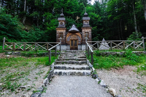 Orosz ortodox kápolna, a Vrsic Pass, Triglav, Szlovénia — Stock Fotó