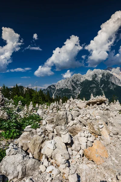 Balance rock towers in Triglav Park, Slovenia — Stock Photo, Image