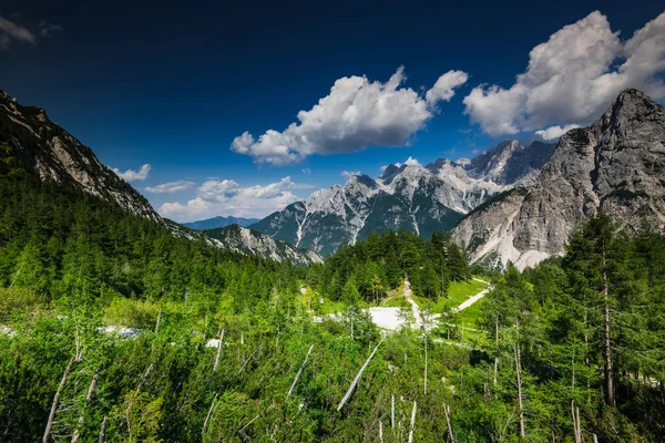 Breathtaking vista over Julian Alps in Triglav Park,Slovenia — Stock Photo, Image