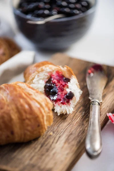 Zelfgemaakte marmelade voor gezond ontbijt — Stockfoto