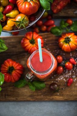 Mason kavanoz domates suyu