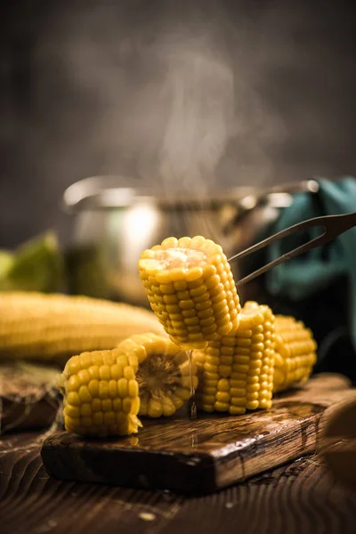 Forró főtt kukorica a cob — Stock Fotó