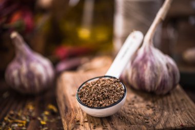 Bütün Kimyon tohumu kaşık, baharatlar ve otlar kavramı