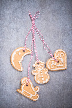 Noel gingerbread çerezleri asılı