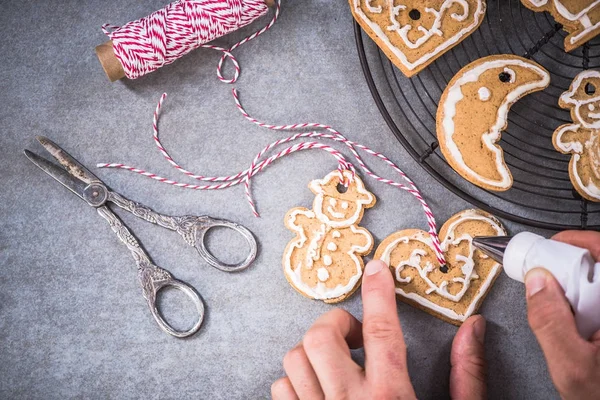 El ile dekorasyon Noel kurabiyeleri