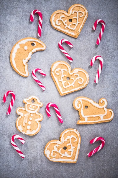 Biscuits de Noël et cannes à sucre — Photo