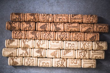 Doğal şarap Mantarlar, dedikodu arka plan