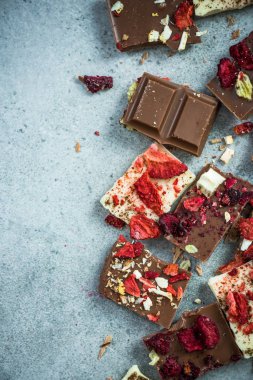 Esnaf el yapımı çikolata parçaları, sınır arka plan