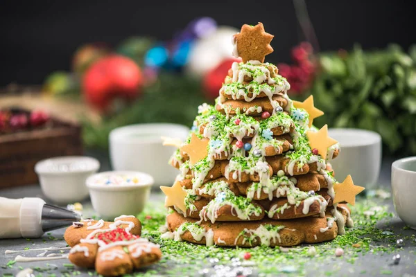 Assar festivo doce na cozinha criativa de Natal — Fotografia de Stock