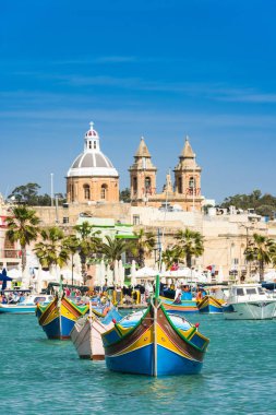Geleneksel balıkçı köyü ve tekneler, Malta