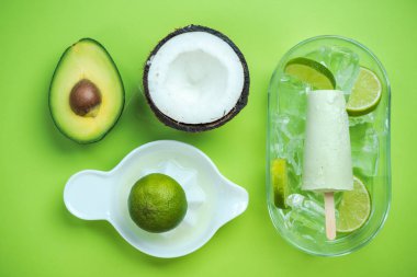 Avokado, Hindistan cevizi ve kireç popsicles