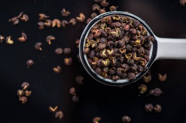 Nepal Timut biber ile Seramik kaşık