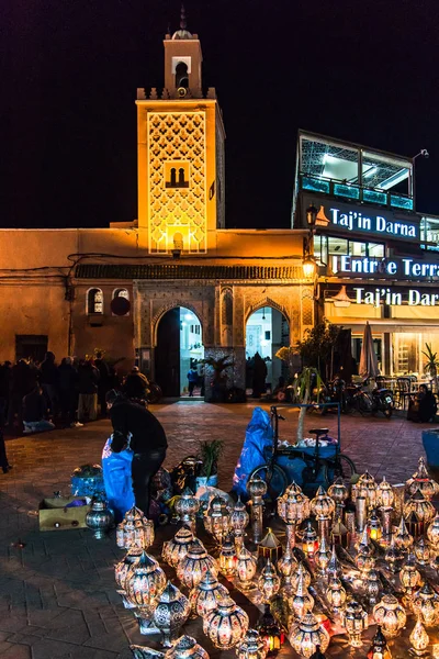 ジャマ エル フナ、モロッコでモロッコ ランプ販売 — ストック写真