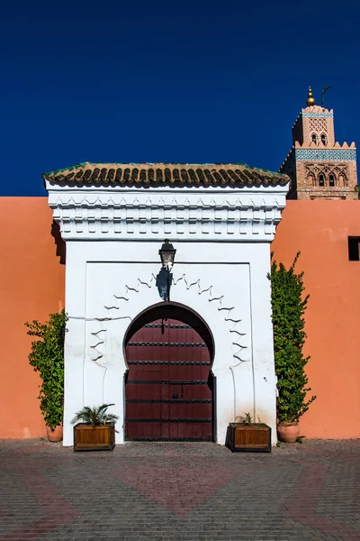 Koutoubia Moschee in Marrakesch, Marokko bei sonnigem Wetter — Stockfoto