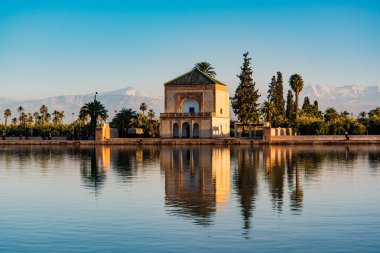 Saadian Köşk, Menara bahçeleri ve Atlas Marakeş, Fas,