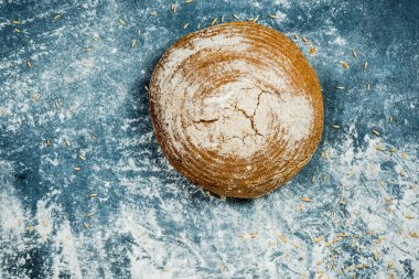 Yuvarlak şekil ev yapımı ekmek
