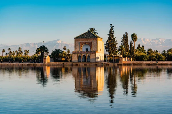 Saadian Köşk, Menara bahçeleri ve Atlas Marakeş, Fas,