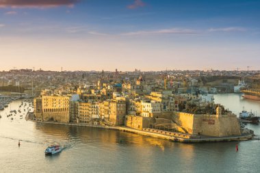 Surnise Senglea ve fort Malta üzerinde