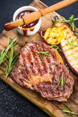 Barbekü sığır eti biftek ızgara sebzeli ızgara