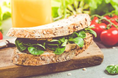 Sağlıklı kahvaltı diyet sandviç