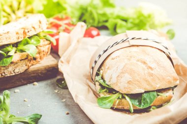 İş yerinde iş öğle yemeği hazır sandviç diyet