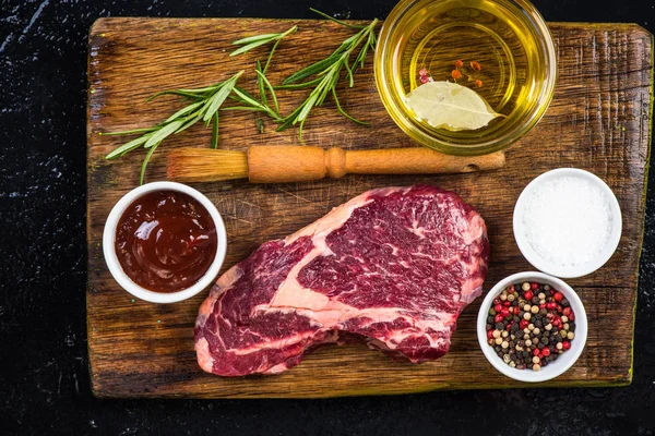 Preparazione di bistecca di api per barbecue — Foto Stock