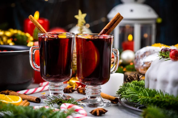 Warming Mulled Wine. Festive Spirit. Celabrating Christmas — Stock Photo, Image