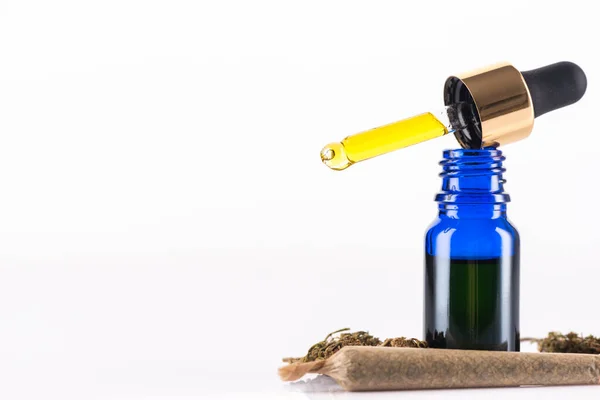 Cbd Cannabidiol Oil. Cannabis Marijuana εκχύλισμα για ιατρική χρήση — Φωτογραφία Αρχείου