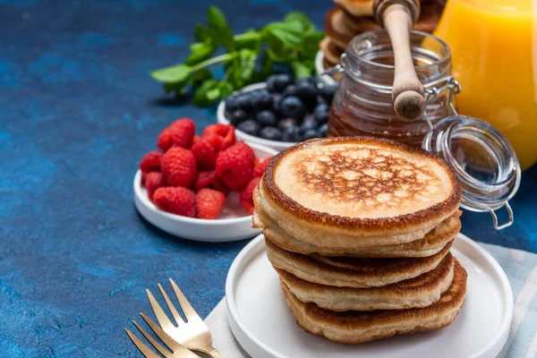 Crêpes Américaines Moelleuses Aux Fruits Frais Miel — Photo