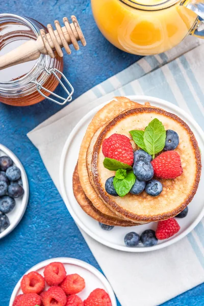 Vue Aérienne Sur Brunch Santé Avec Crêpes Fruits — Photo