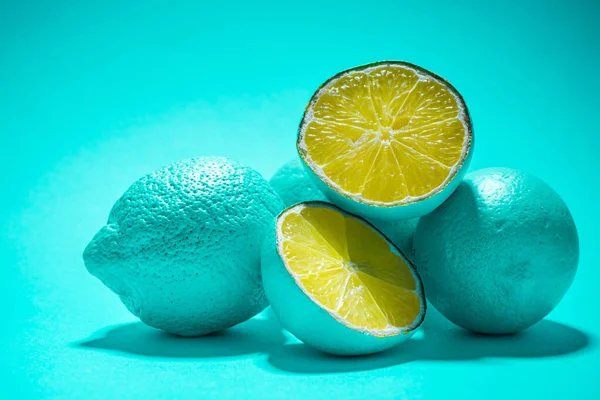 Antecedentes Alimenticios Abstractos Modernos Frutas Limón Pastel Azul Sobre Fondo —  Fotos de Stock