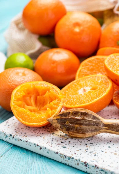 Hand Squeezed Orange Juice Made Home — Stock Photo, Image