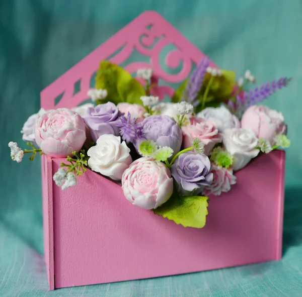 Bouquet Soap Flowers Pink Envelope — Stock Photo, Image