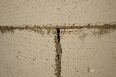 İnşaat gaz blokları arasında çimento dikişi