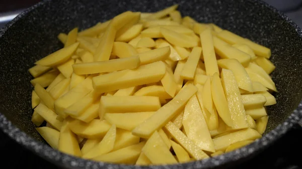 Почати Процес Смаження Картоплі Сковороді Плиті Стокове Фото