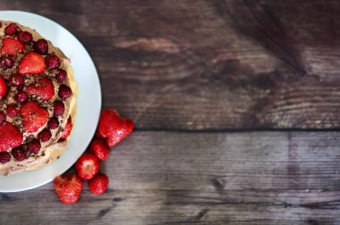 beze pasta çikolatalı krema ile